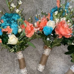 Bridal bouquets and boutonnières